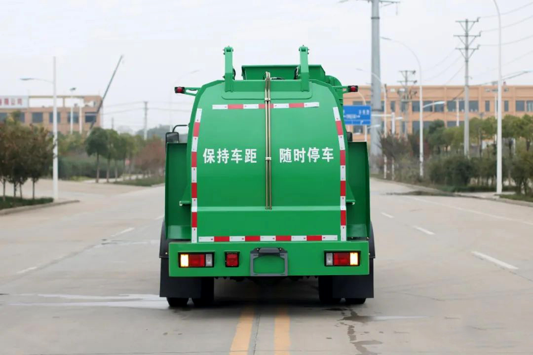 庆铃五十铃6方餐厨垃圾车