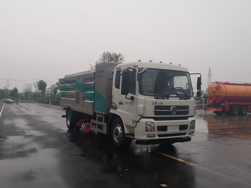 东风天锦CL5180TSLBEV型纯电动扫路车