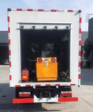 程力威牌CLW5040TWF6JY型物料粉碎车