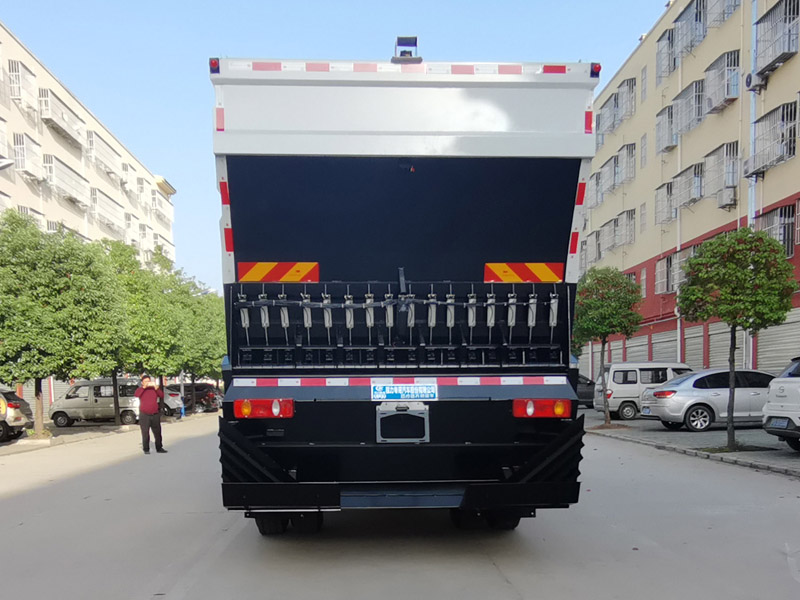 程力威牌CLW5180TFCD6型同步碎石封层车