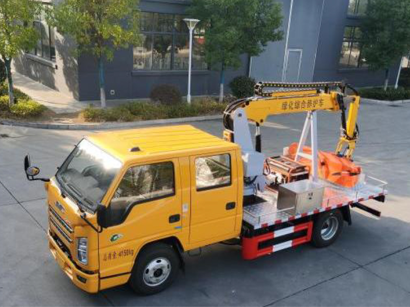 江铃绿篱修剪车